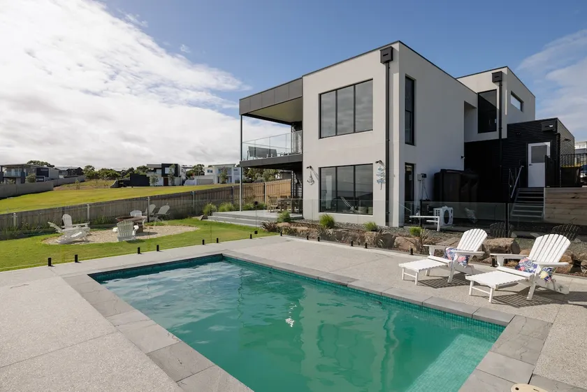 The Bay View San Remo by Ready Set Stay - Image 1