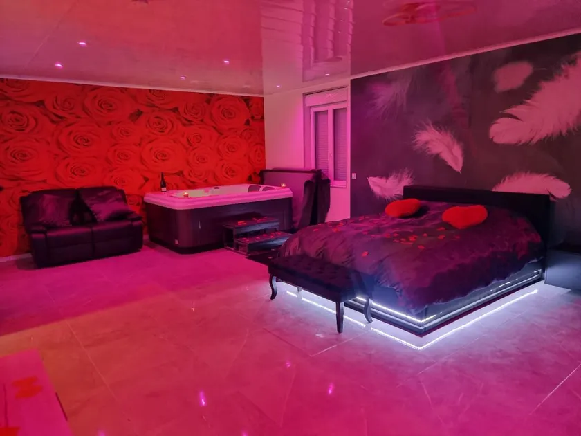 Love Room jacuzzi - Image 1