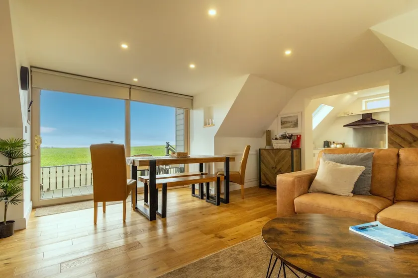Picturesque cottage with views - Image 1