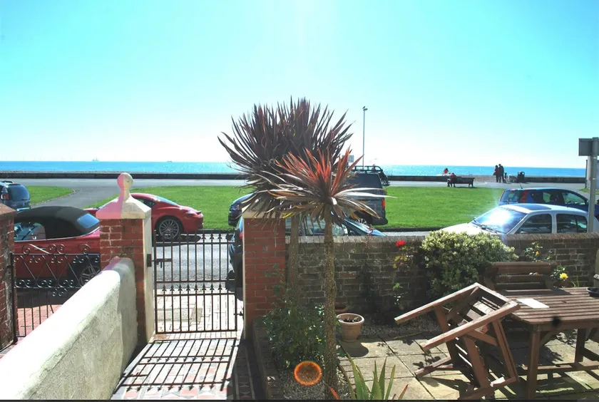 Seaside studio - Image 1