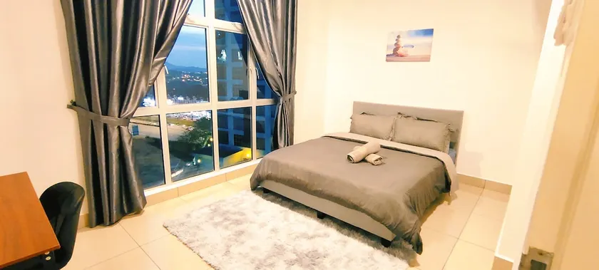 7pax kulai d’putra near ioiMall smart tv free wifi - Image 1