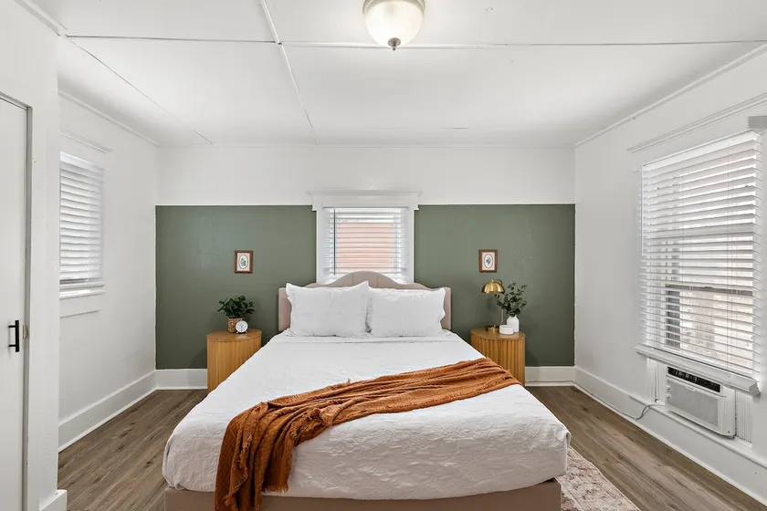 Cozy Nest on Sherman - Image 1
