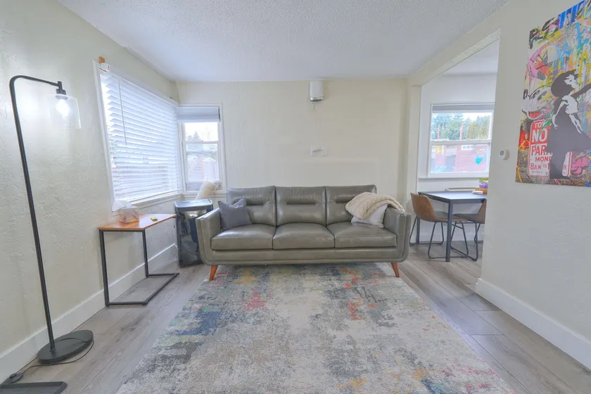Bothell Two Bedroom Cottage - Image 1