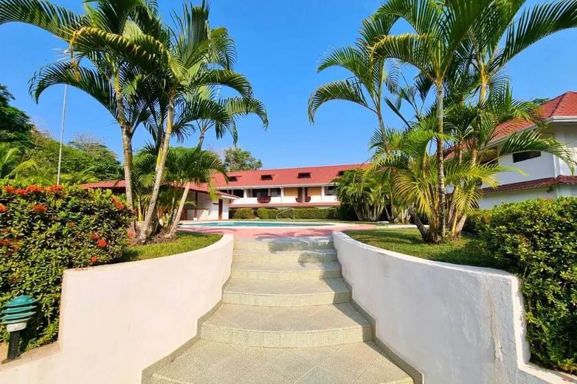 Residencia Anita - modern beach condo with pool - Image 1