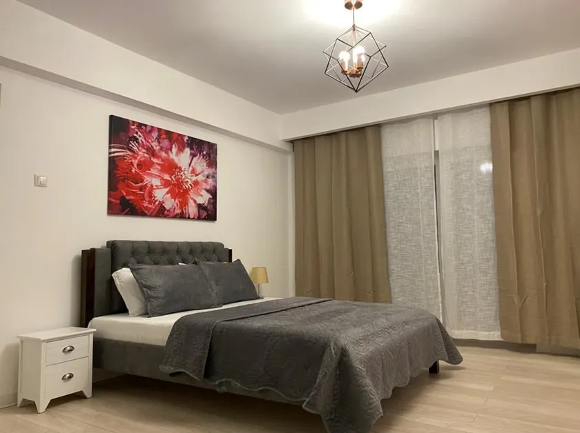 Luxury City Center Apartment – Romana - Image 1