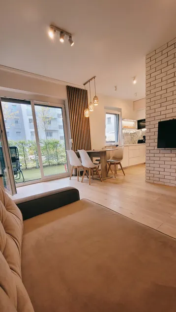 Green Terrace Family Apartment - 2 Terraces, Free Parking, NETFLIX Cinema - Image 1