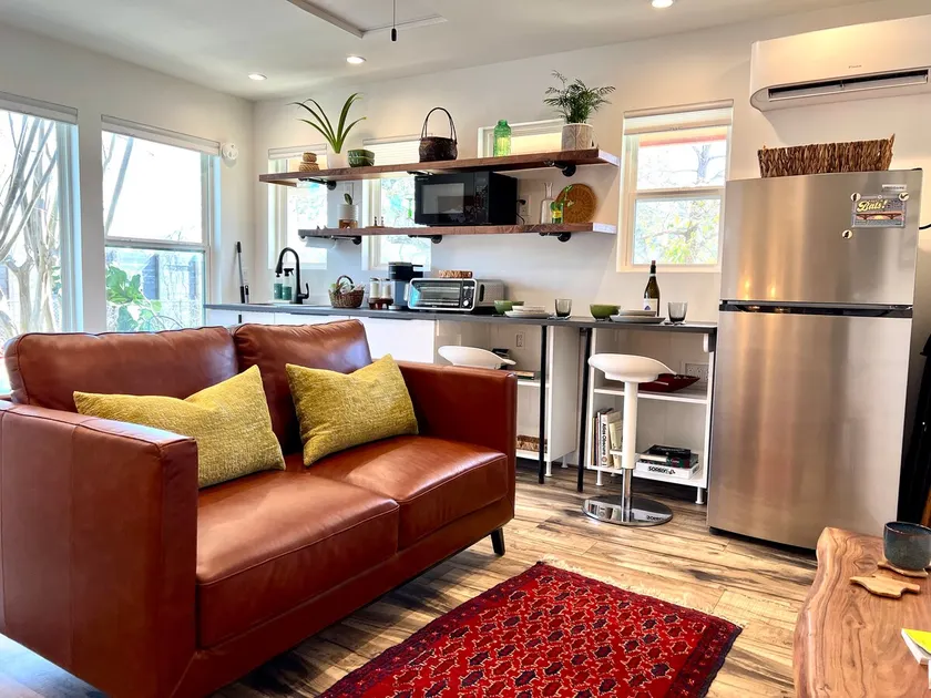 Serene Guest Suite in SW Austin (EV Charger) - Image 1