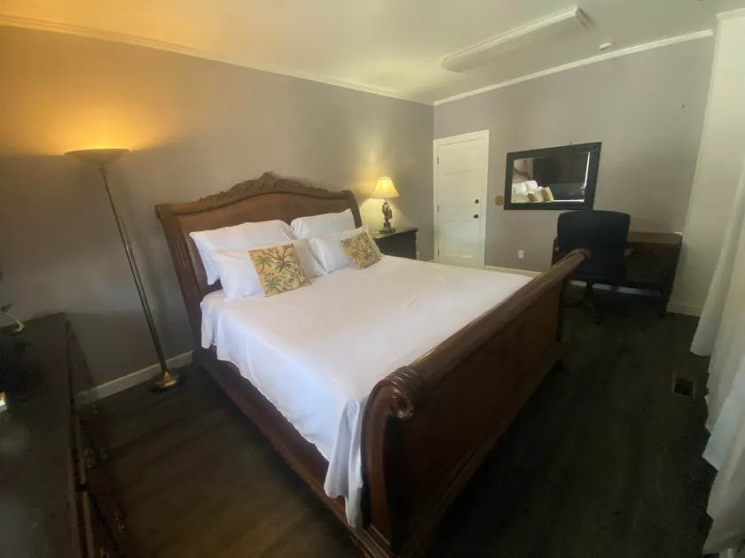 Amazing 4 Huge Bedrooms - Truck & trailer Parking - Image 1