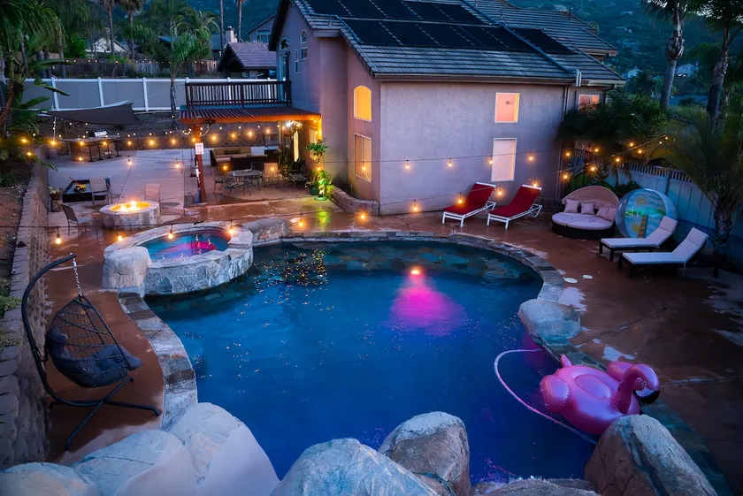 Luxe Resort Style Home Stunning 8 Beds with Pool - Image 1