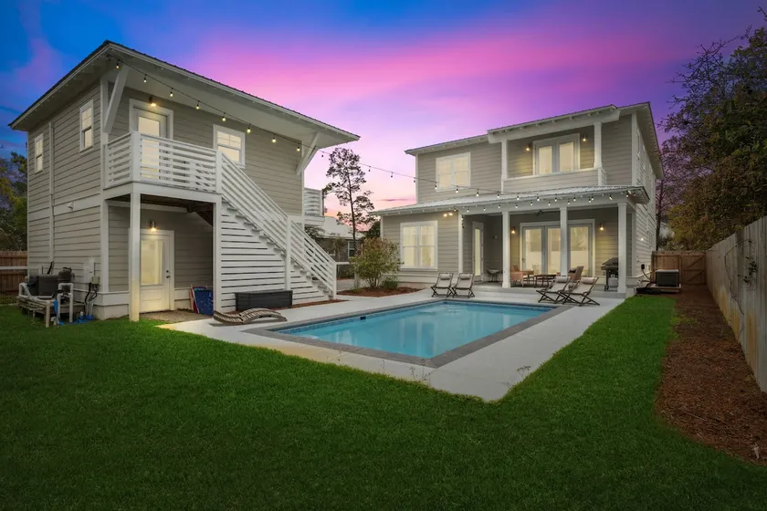 Malibu Chic beach home w/private pool. 7 min walk to the Beach! - Image 1