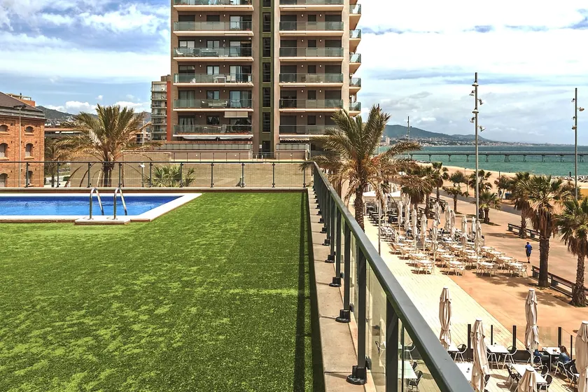 Great apartment with a pool on the beach in Barcelona - Image 1