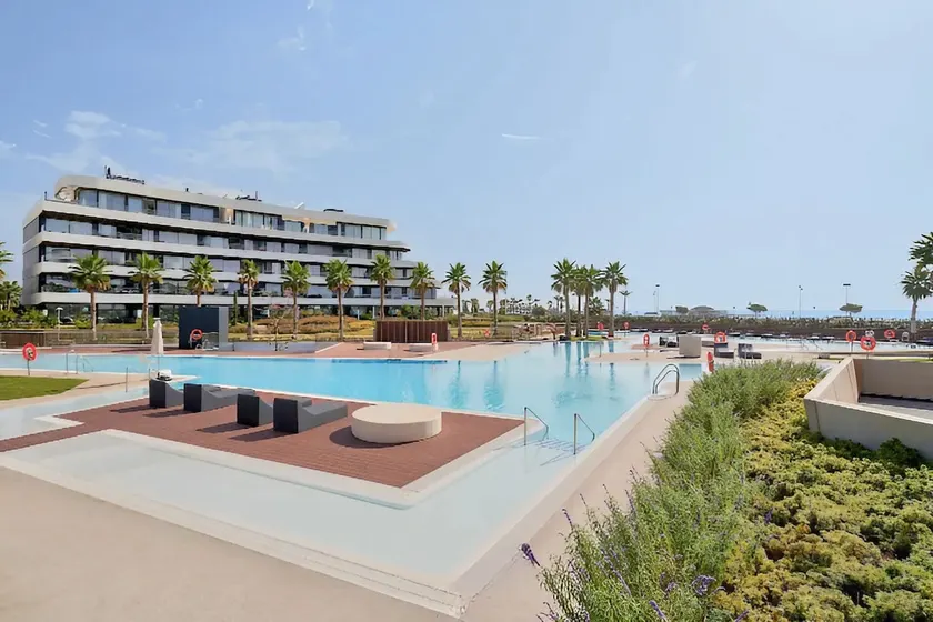 Luxury complex beachfront apartment, infinity pool, sauna, gym and large terrace - Image 1