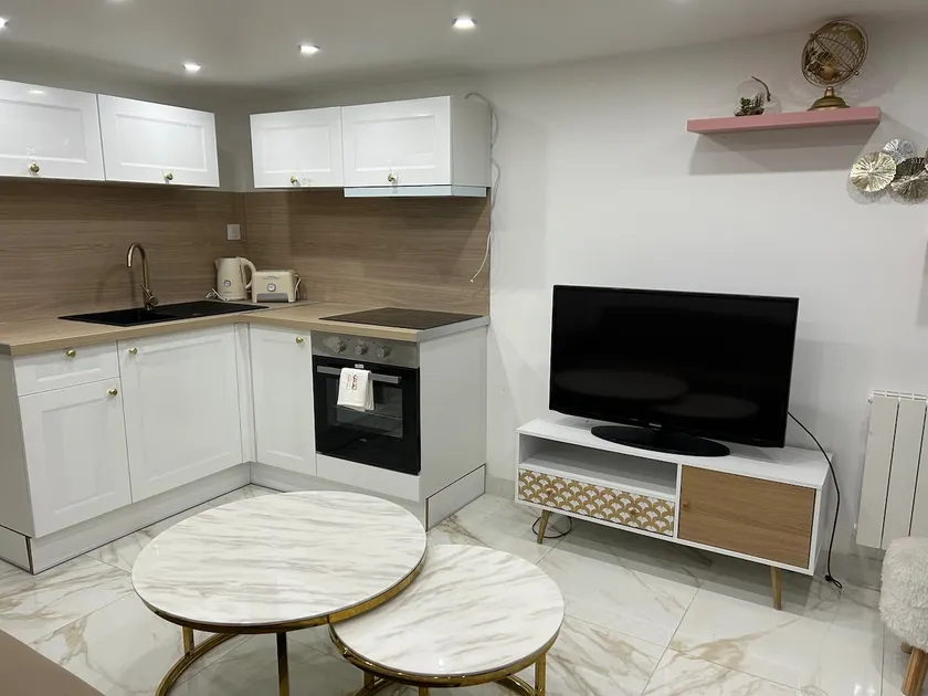 The Zoya, Apartment in house, station 5 minutes walk - Image 1