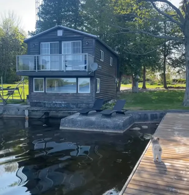 Nautical Oasis Boathouse Cottage - Image 1