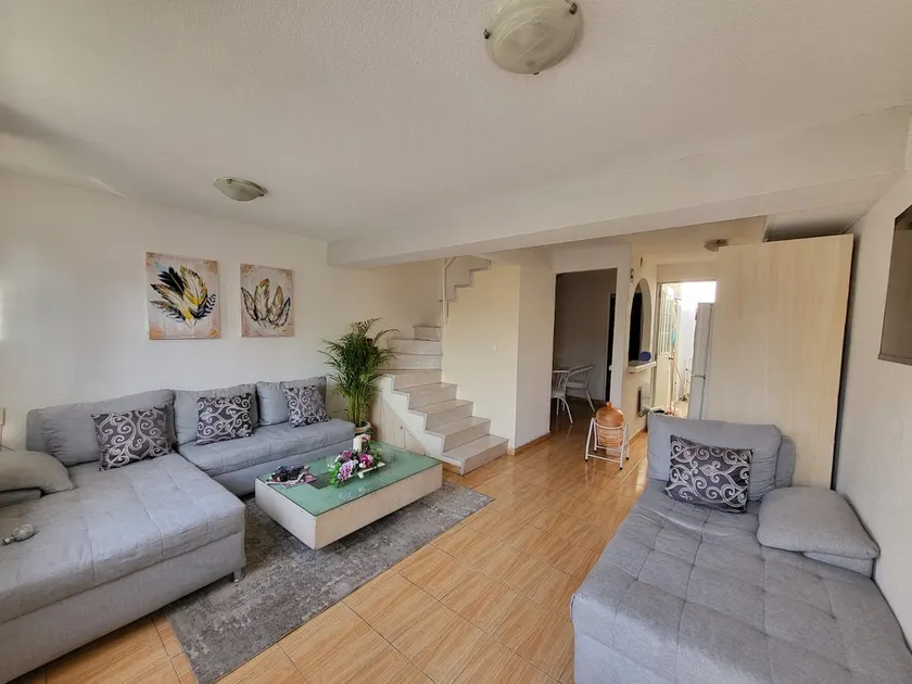 Comfortable house in a residential area - Image 1