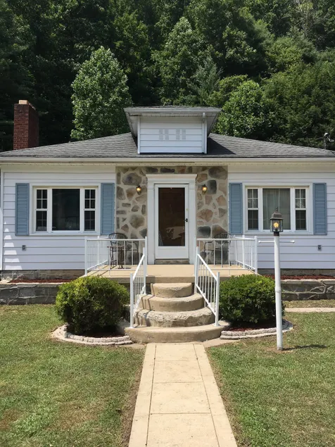 The Mullins House on The Avenue - Image 1