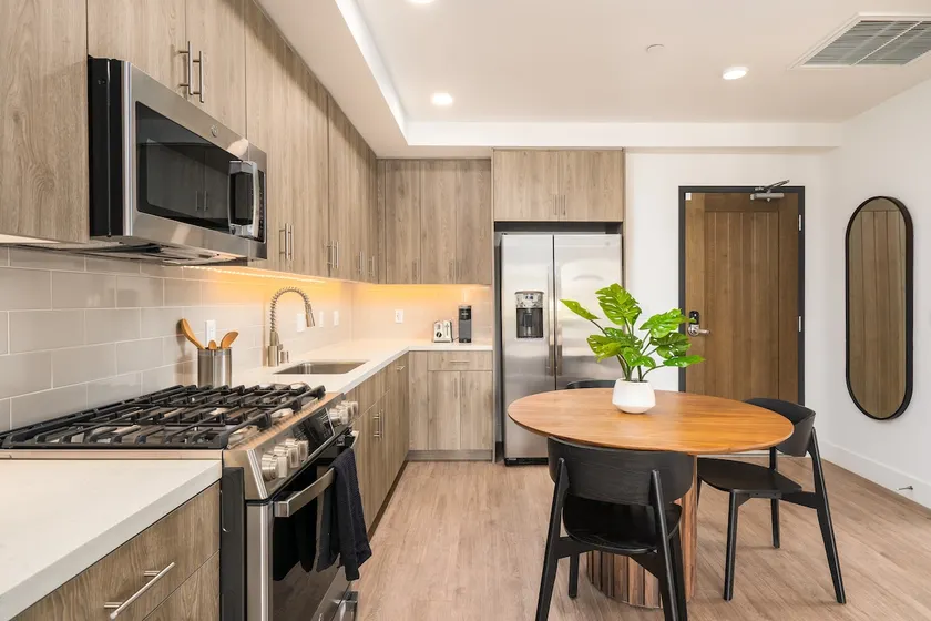 Mint House by Kasa | Caltrain-Facing 1BR Apt - Image 1