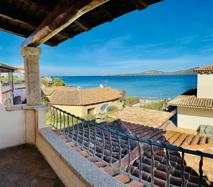 Breathtaking sea views, 20 meters from the beach - Image 1