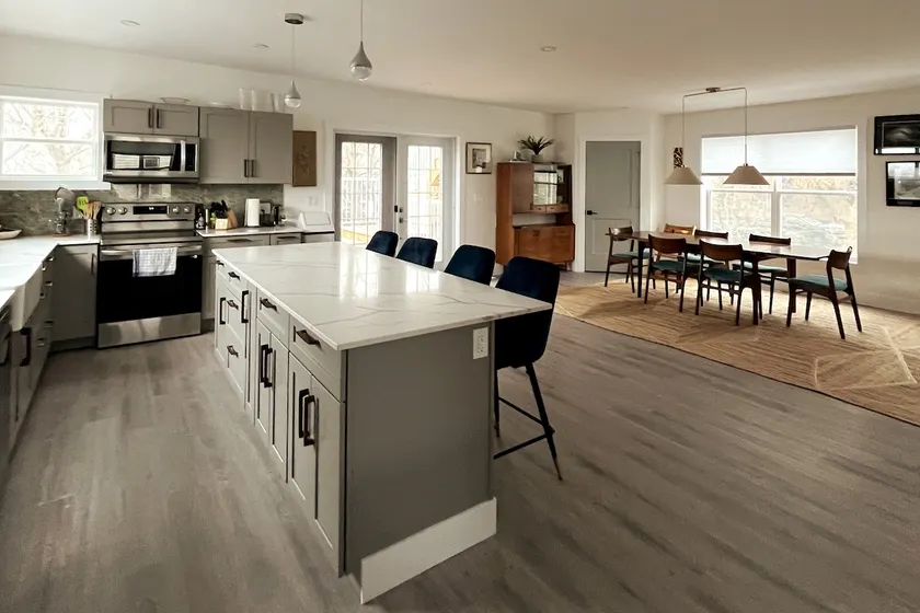 Modern House in D/T Halifax - Image 1