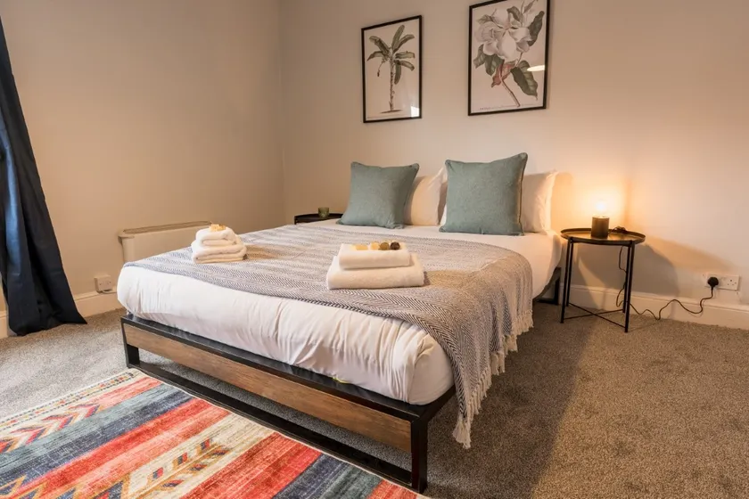 Stylish 3 bed home in central Chester suburb - Image 1