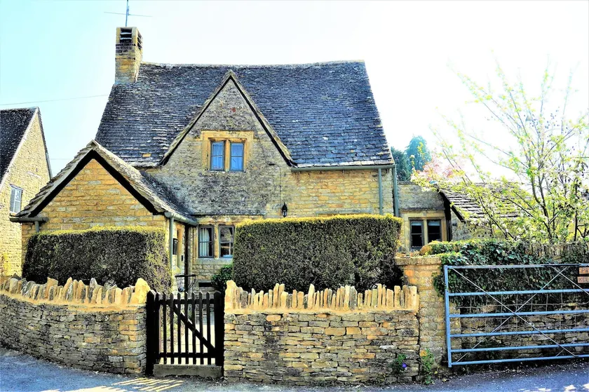 A Quaint Grade 11 Listed Detached Stone Cottage In Lower Slaughter with parking. - Image 1