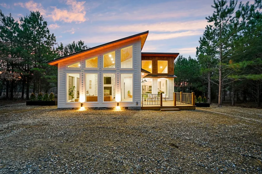Sugar in the Pines Luxury Honeymoon Cabin - Image 1