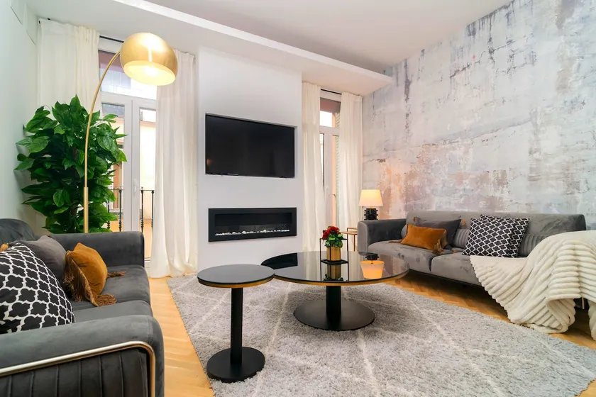A Treasure in the Heart of Gran Via! - Image 1