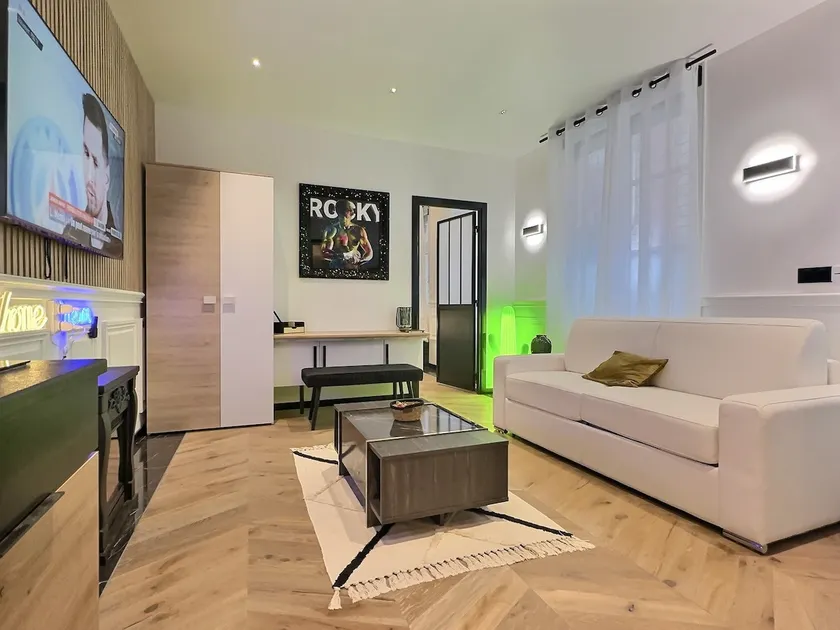 Quai Henri IV, Beautiful 2 rooms facing the Seine! - Image 1