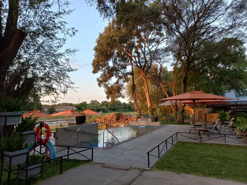 RiverSplashandItsMobileSafari. - Image 1