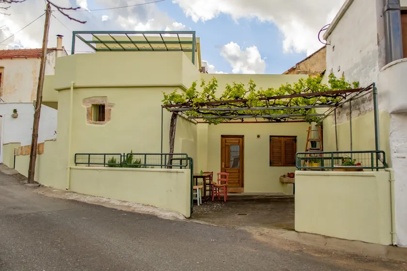 Traditional Villa in fres - Image 1