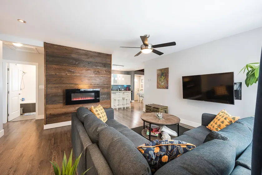 Spacious downtown character rancher - Image 1