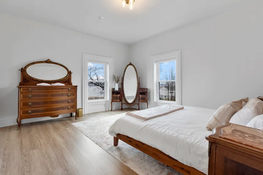 Private Suite at the Cayuga Shoreline - Image 1