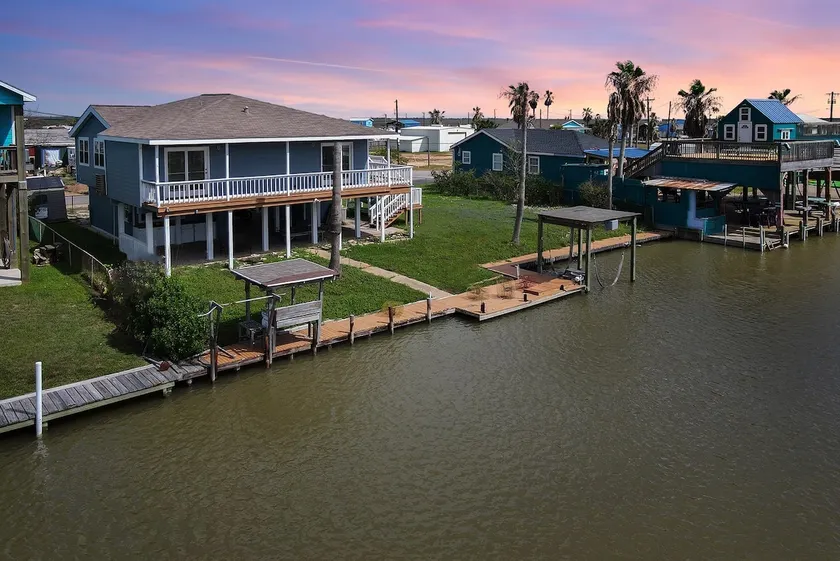 Saltwater Dreamin - Sargent, TX -12 Guests - Image 1
