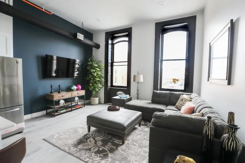 2B Stay at the Heart of Easton! - Image 1