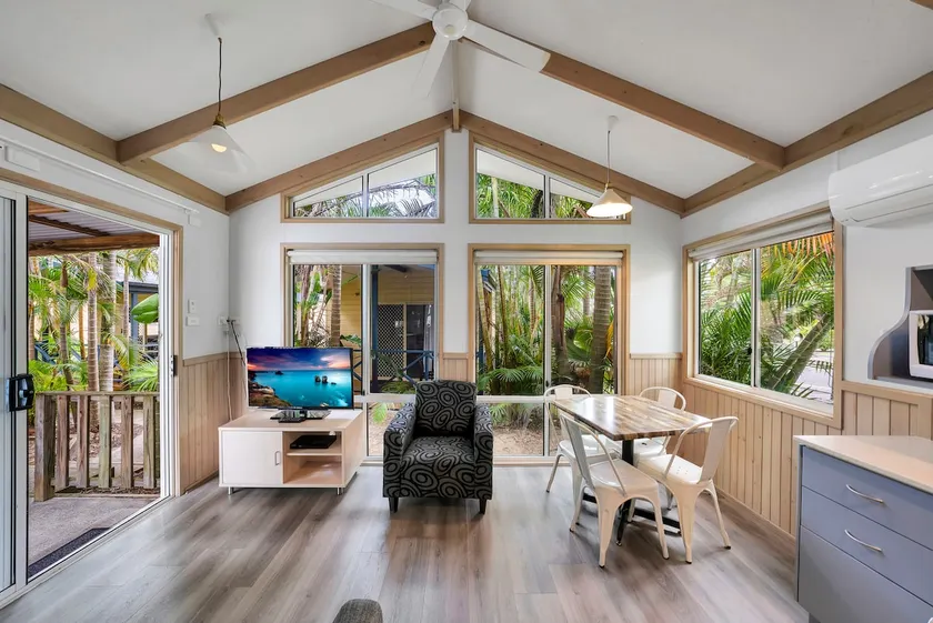 Bangalow Cabin - Image 1