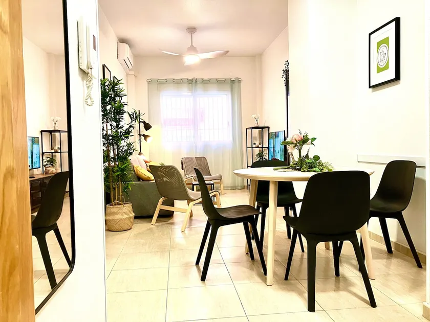 Adelfa: 2 bedrooms, A/C, free parking, next to Hospital - Image 1