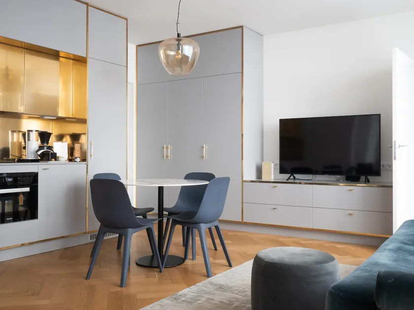 2-Bedroom Apt for 4, Perfect for Families - Image 1