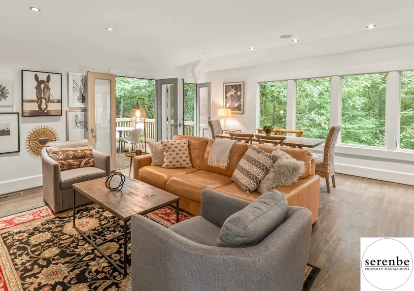 Charming Serenbe Carriage House - Image 1
