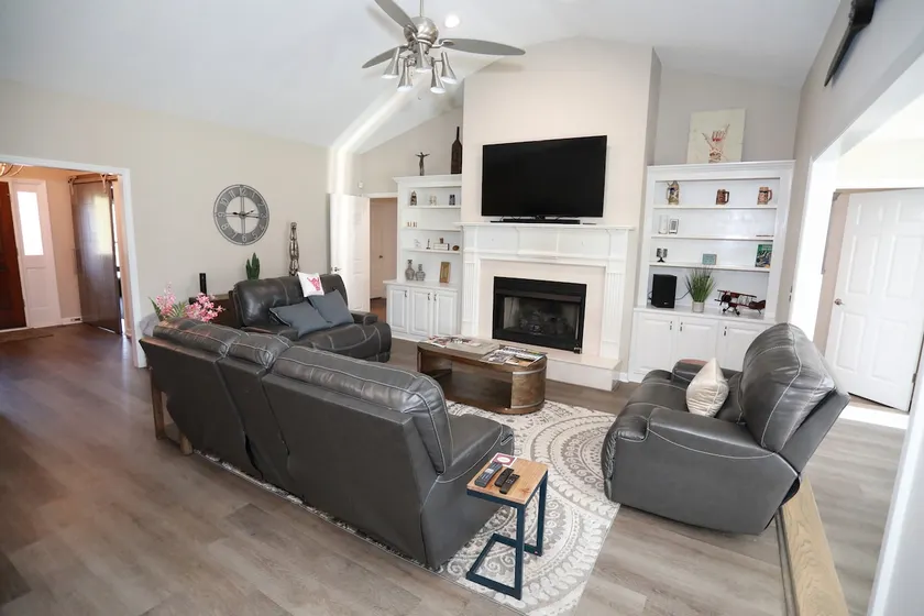 Golf Course Retreat w/Sunroom, Pool Table & Patio - Image 1