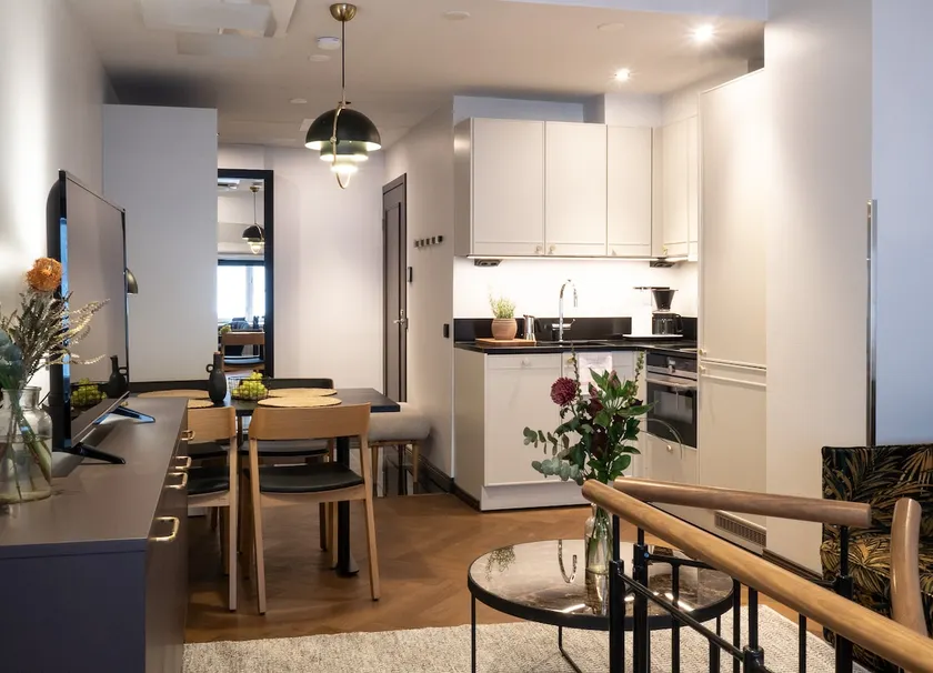 Spacious 1 Bedroom Apt for 3 w/ Private Sauna - Image 1