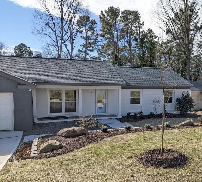 Renovated home. 15 minutes to Downtown Raleigh. - Image 1