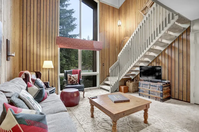Vintage Forest Retreat - Image 1