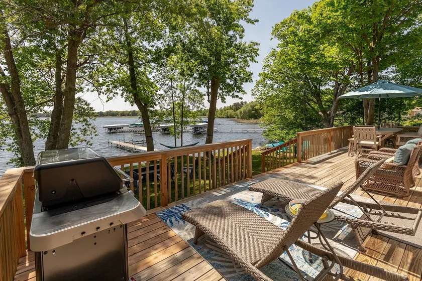 Tons of Games! 4 Person Boat, Kayaks, Great Bay! - Image 1