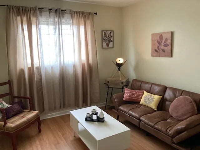 Two Bedroom townhouse apartment - Image 1