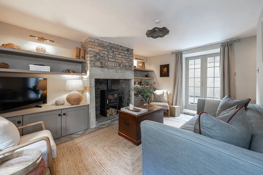 Farriers Cottage-Tranquil Haven, Central Location! - Image 1