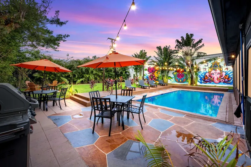 3/2 BOHO Retreat, Heated POOL,PETs 10 min to BEACH - Image 1