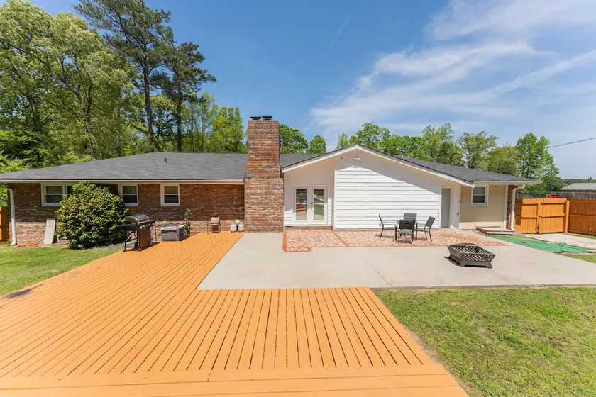 Charming Ranch Retreat• Pool•Big Yard• 10 Min Arpt - Image 1