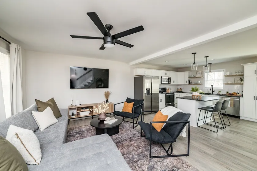 The Madison, 5 Minutes to Downtown, Firepit and Deck! - Image 1