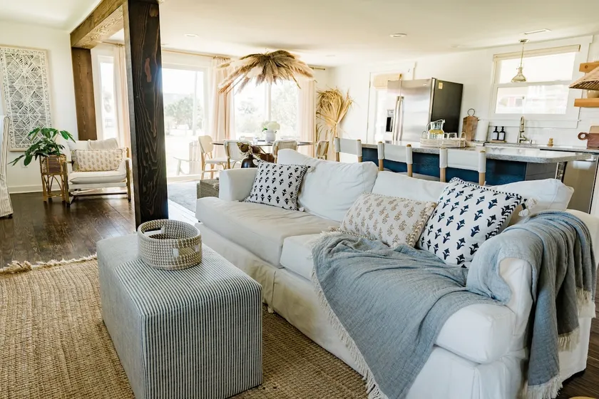 Hot Tub - Luxe Beach Bungalow, Steps to the Beach - Image 1