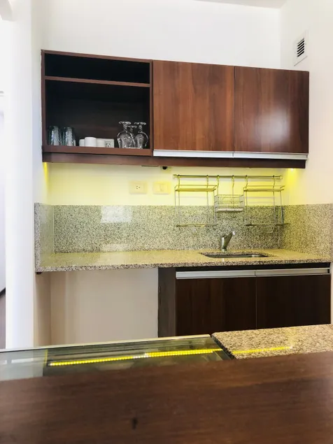 Comfortable and bright apartment - Image 1